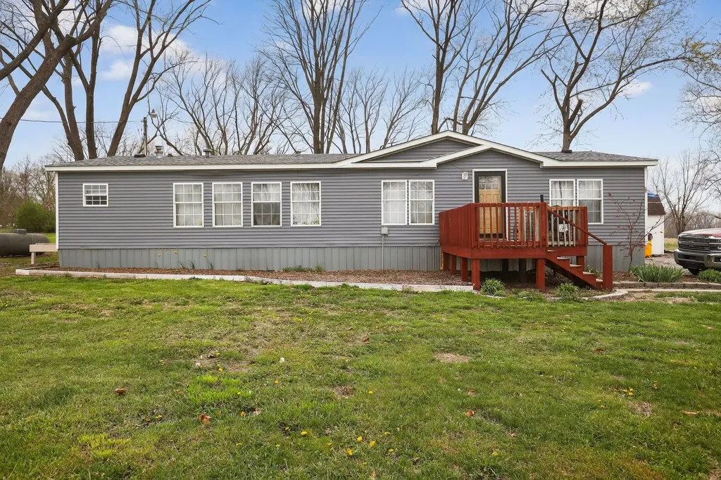 21309 Gambill Lane Carlyle IL 62231