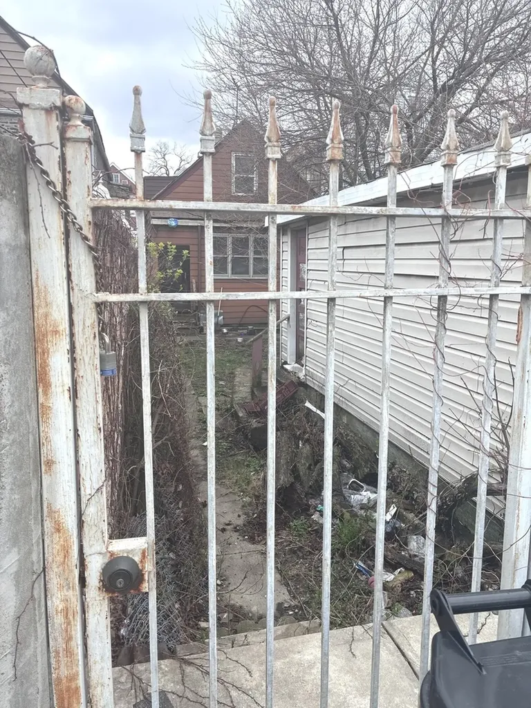 2016 West 51st Street Chicago IL 60609
