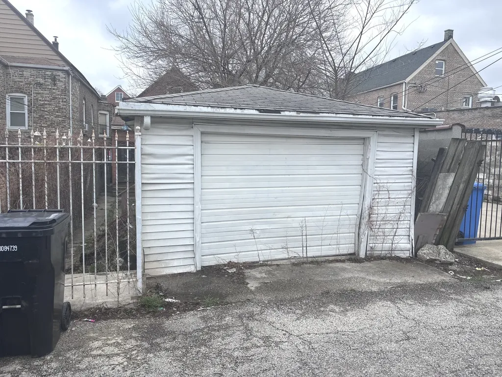2016 West 51st Street Chicago IL 60609