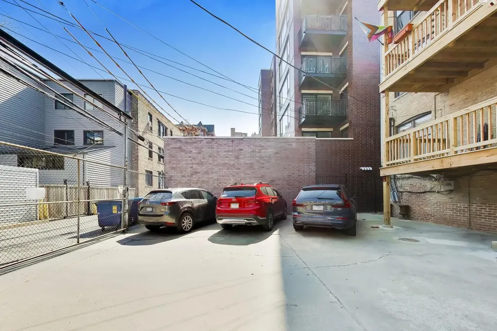 5047 North Sheridan Road Chicago IL 60640