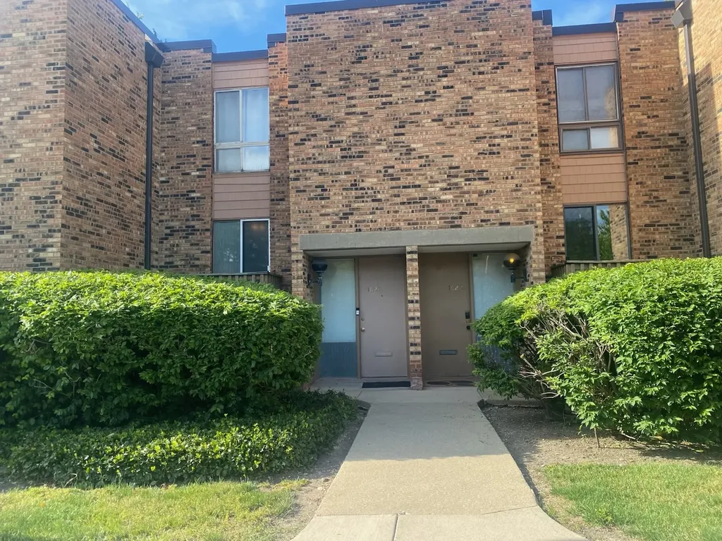 1620 Waxwing Court Schaumburg IL 60173