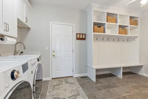 2235 Bellview Court Gurnee IL 60031