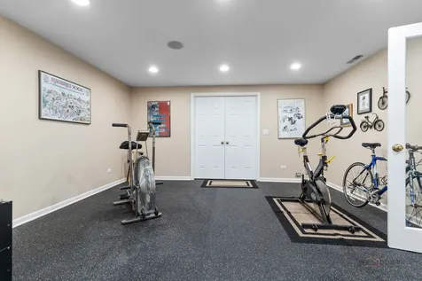 2235 Bellview Court Gurnee IL 60031