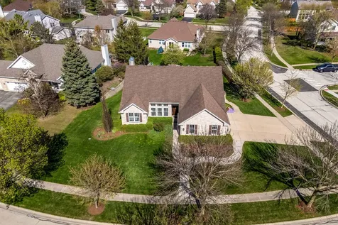 2235 Bellview Court Gurnee IL 60031
