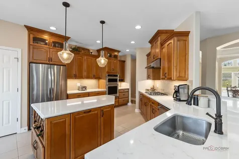2235 Bellview Court Gurnee IL 60031