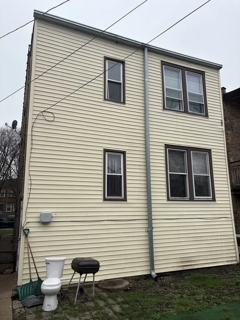 1711 North Austin Avenue Chicago IL 60639