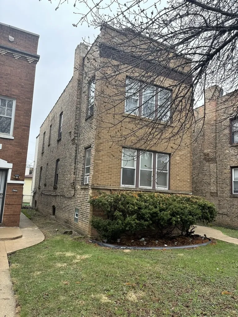 1711 North Austin Avenue Chicago IL 60639