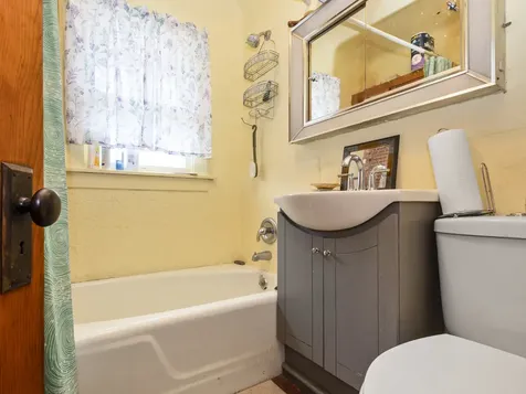 156 East 10th Street Chicago Heights IL 60411