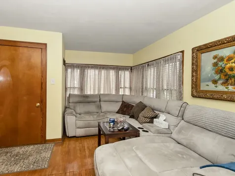 156 East 10th Street Chicago Heights IL 60411