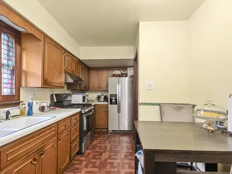 156 East 10th Street Chicago Heights IL 60411