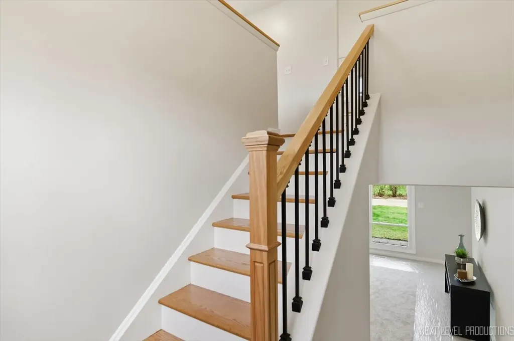2S067 Beaumont Lane Lombard IL 60148