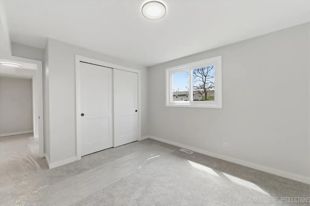 2S067 Beaumont Lane Lombard IL 60148