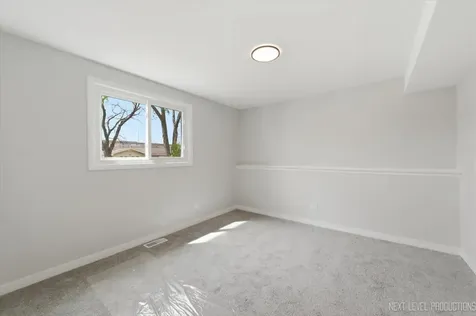2S067 Beaumont Lane Lombard IL 60148
