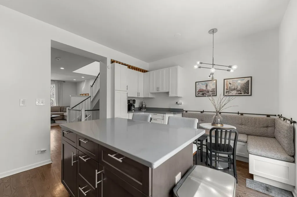 1422 South State Street Chicago IL 60605