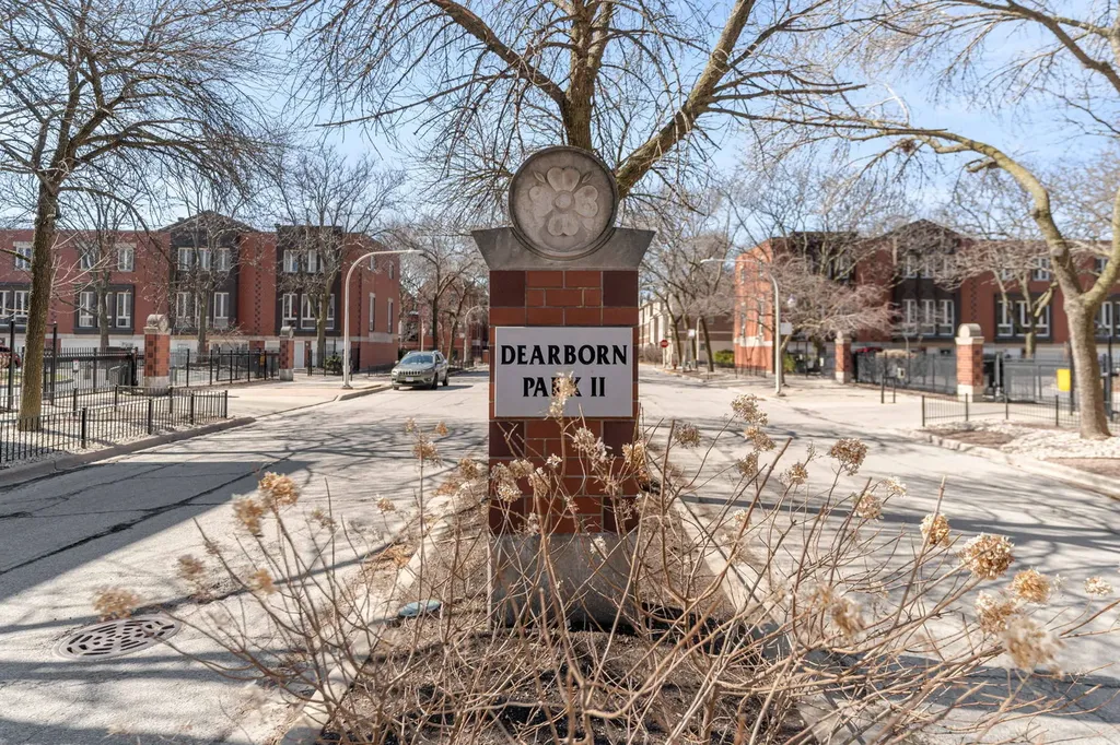 1422 South State Street Chicago IL 60605