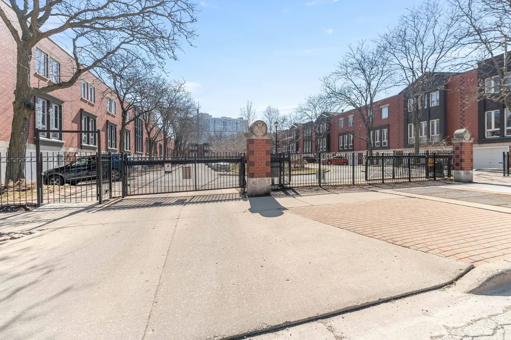 1422 South State Street Chicago IL 60605