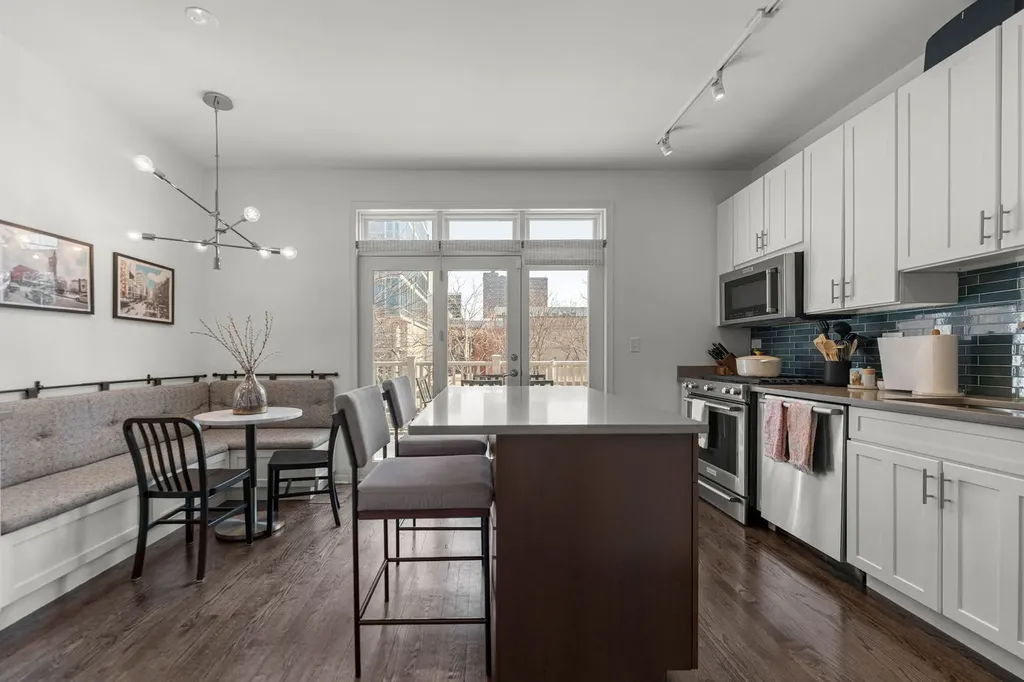 1422 South State Street Chicago IL 60605
