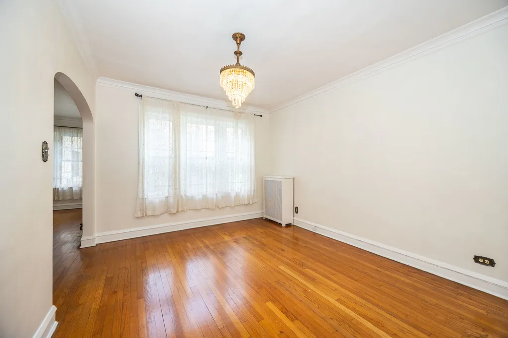 2430 West Greenleaf Avenue Chicago IL 60645