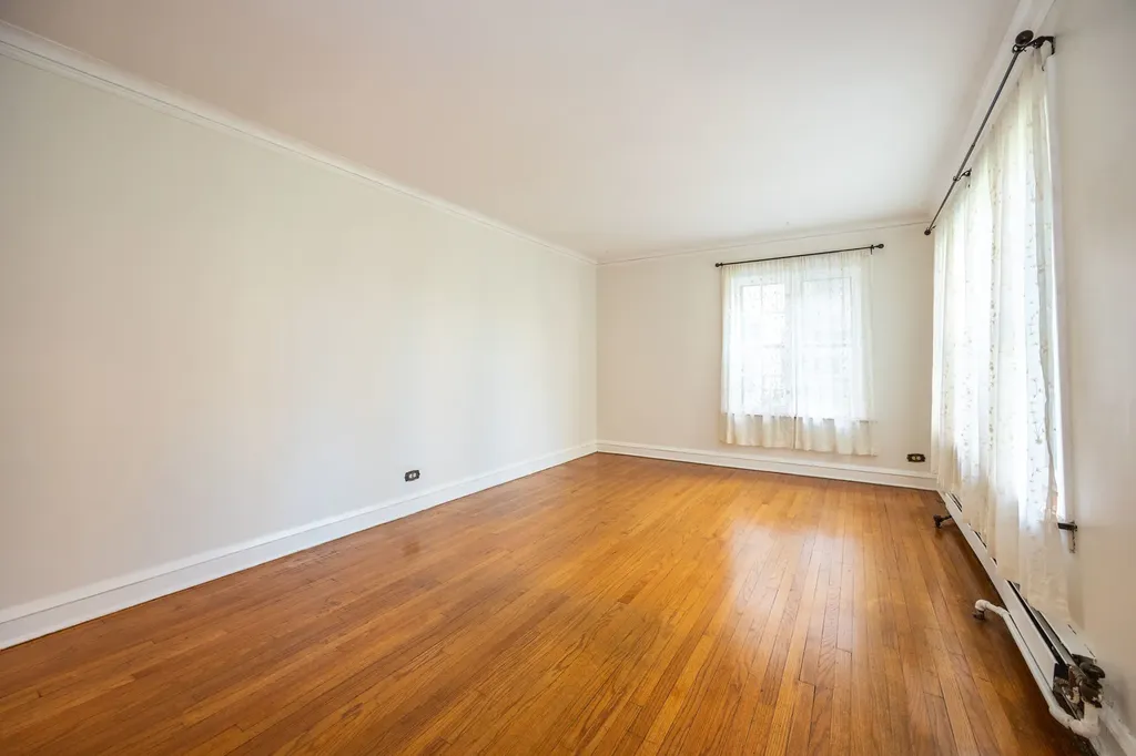 2430 West Greenleaf Avenue Chicago IL 60645