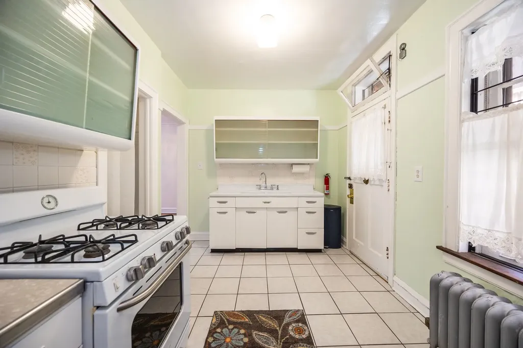 2430 West Greenleaf Avenue Chicago IL 60645