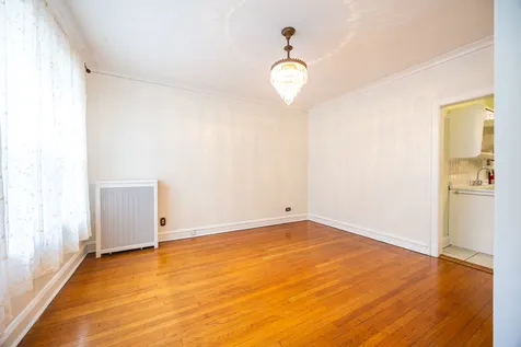 2430 West Greenleaf Avenue Chicago IL 60645