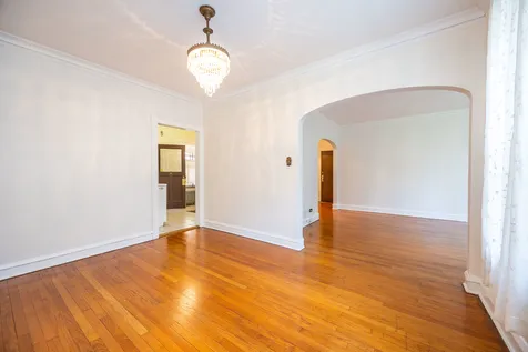 2430 West Greenleaf Avenue Chicago IL 60645
