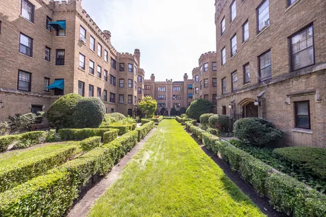2430 West Greenleaf Avenue Chicago IL 60645