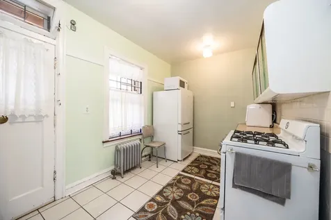 2430 West Greenleaf Avenue Chicago IL 60645