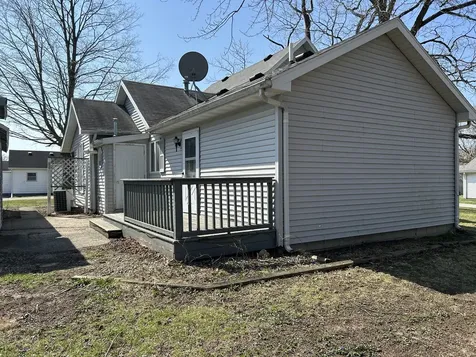 201 East North Street Saybrook IL 61770