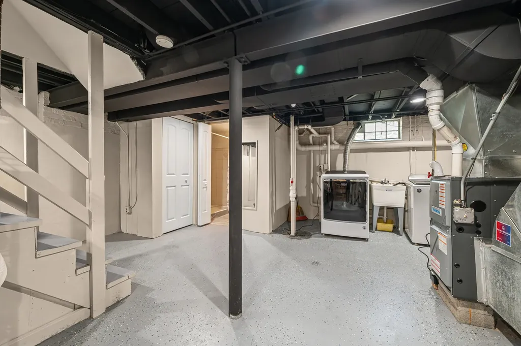 8449 North Kedvale Avenue Skokie IL 60076