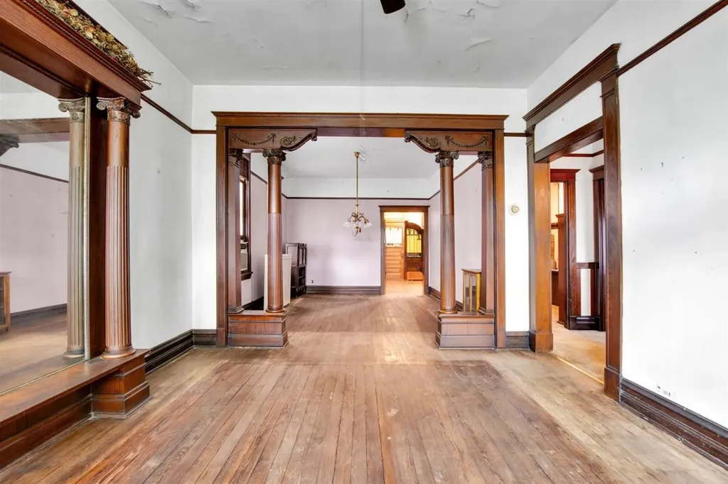 2244 North Maplewood Avenue Chicago IL 60647