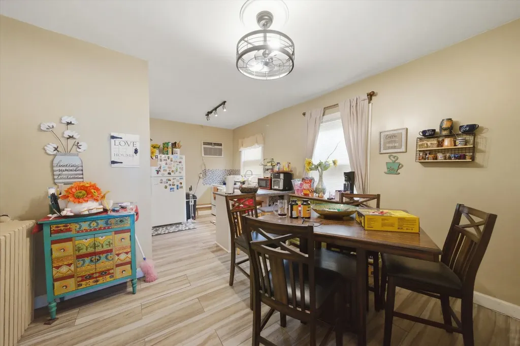 5122 West Bloomingdale Avenue Chicago IL 60639