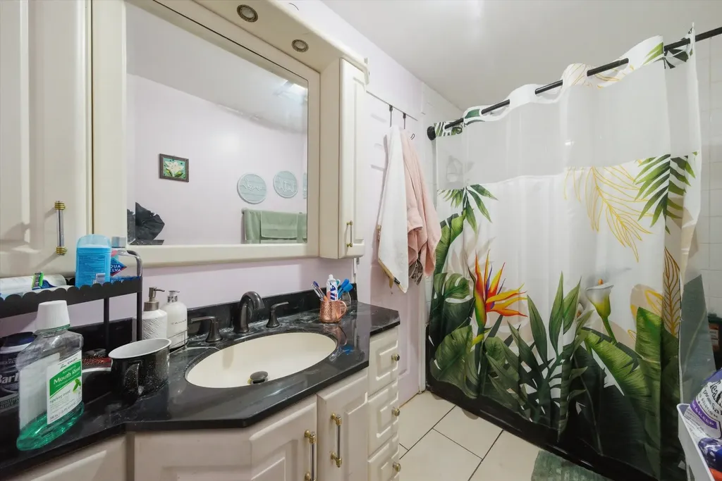 5122 West Bloomingdale Avenue Chicago IL 60639