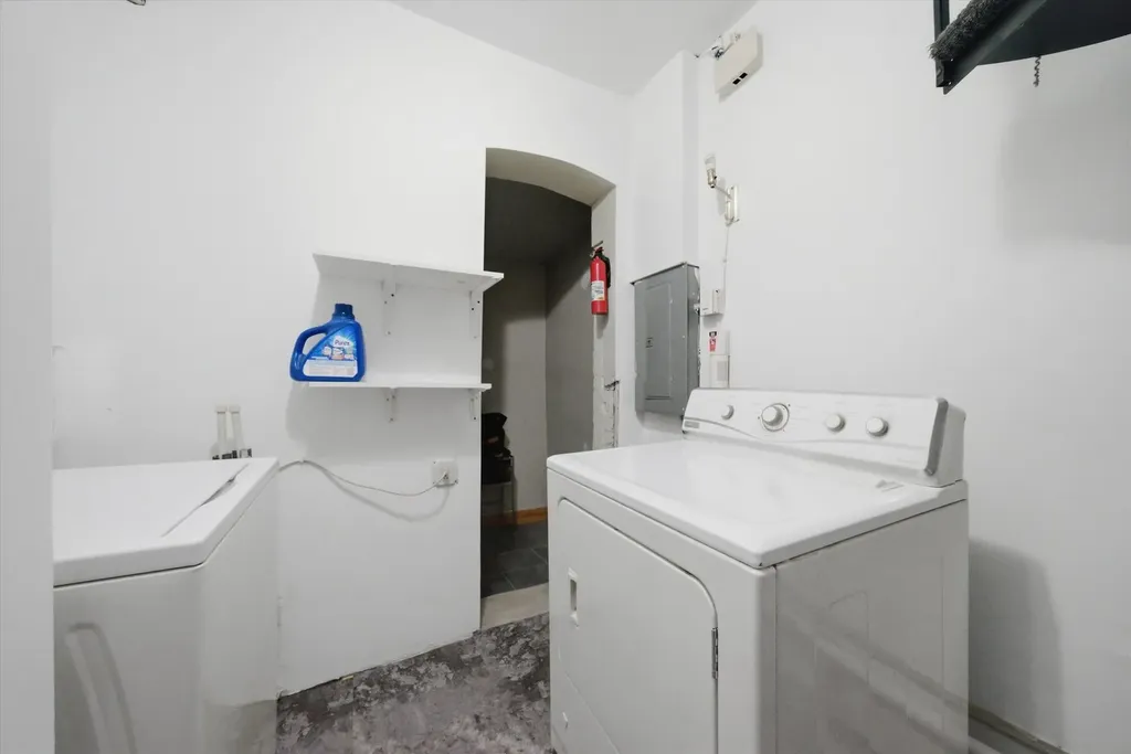 5122 West Bloomingdale Avenue Chicago IL 60639