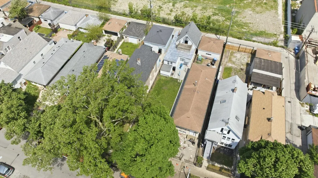 5122 West Bloomingdale Avenue Chicago IL 60639