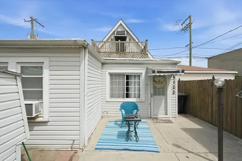 5122 West Bloomingdale Avenue Chicago IL 60639