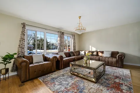 2458 Seminary Avenue Des Plaines IL 60016