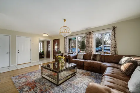 2458 Seminary Avenue Des Plaines IL 60016