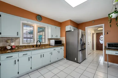 2458 Seminary Avenue Des Plaines IL 60016