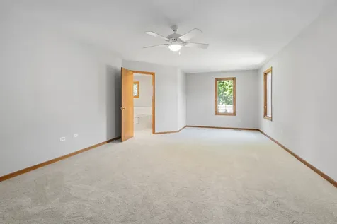 9342 Sutton Place Tinley Park IL 60487