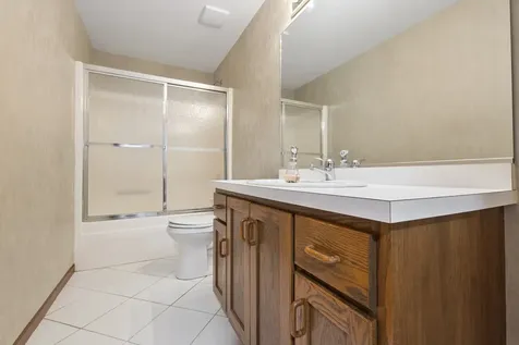 9342 Sutton Place Tinley Park IL 60487