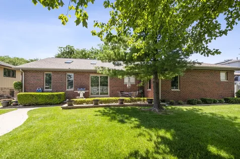 9342 Sutton Place Tinley Park IL 60487