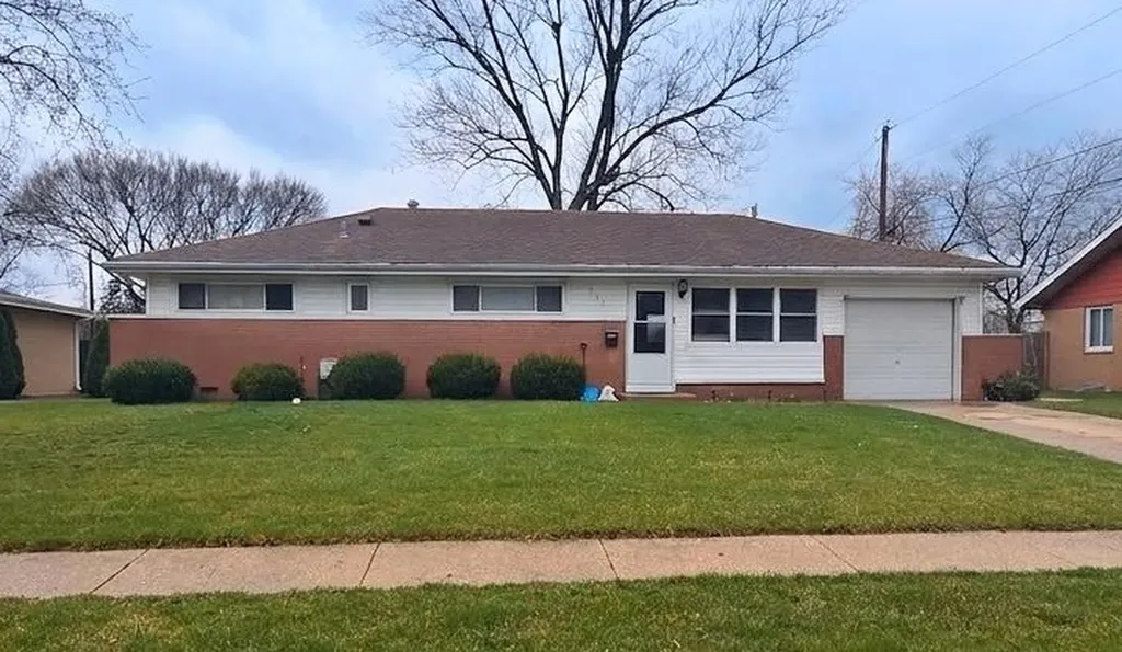 560 Geronimo Street Hoffman Estates IL 60169