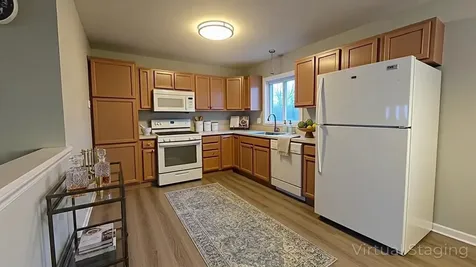 560 Geronimo Street Hoffman Estates IL 60169
