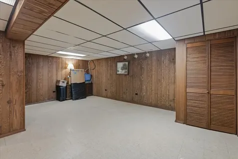 16533 Louis Avenue South Holland IL 60473