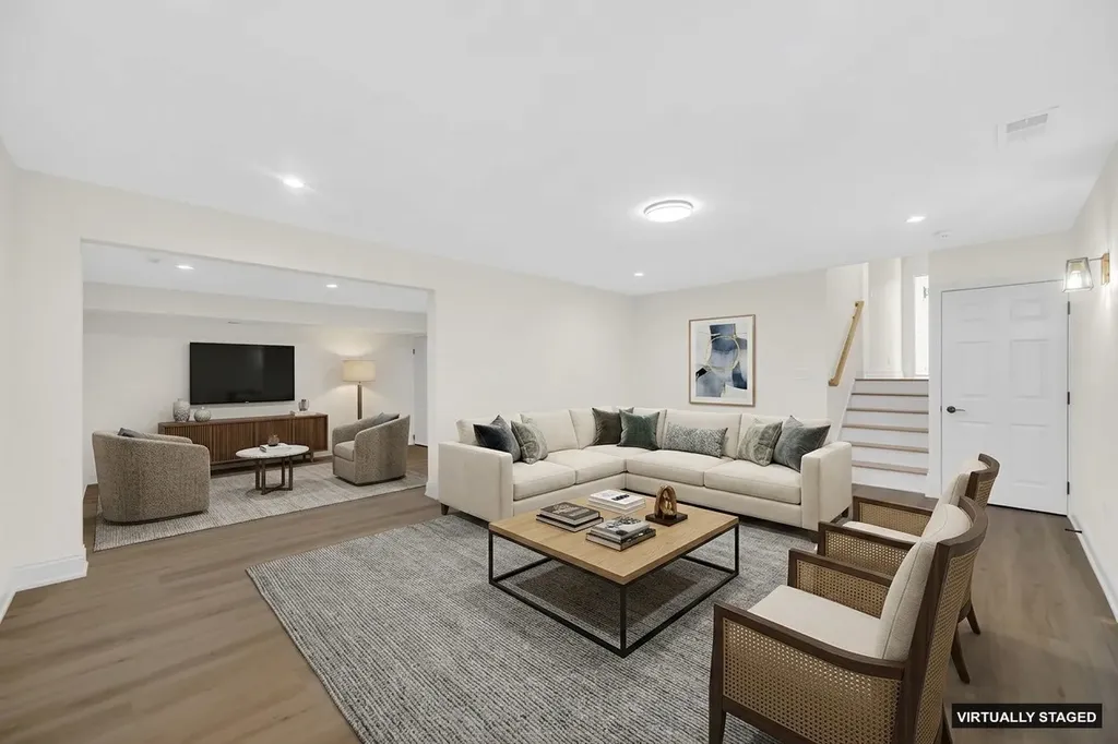 19W278 Governors Trail Oak Brook IL 60523
