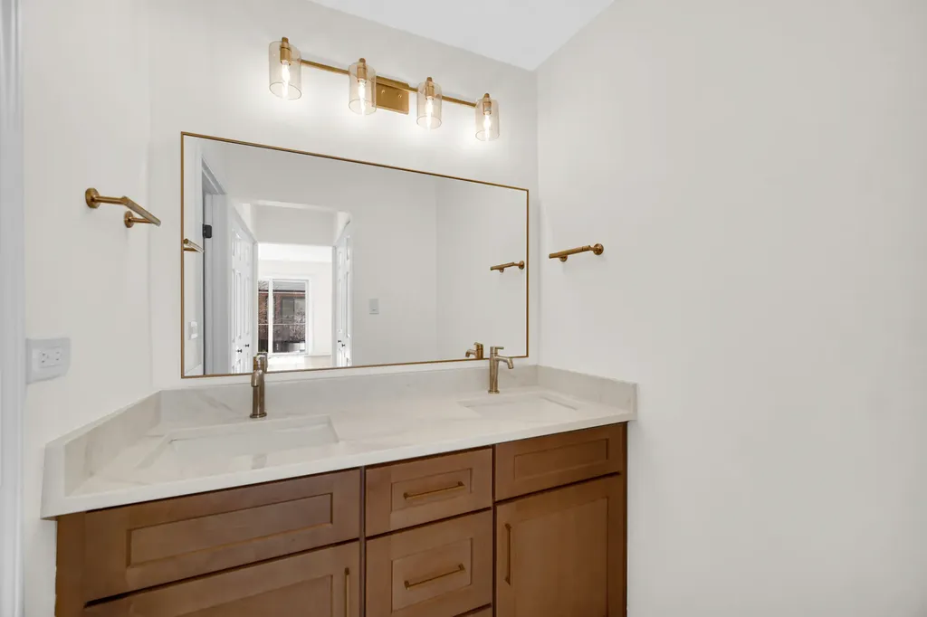 19W278 Governors Trail Oak Brook IL 60523
