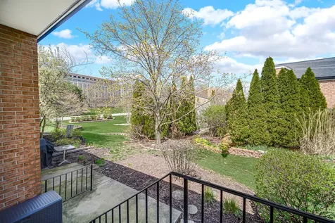 19W278 Governors Trail Oak Brook IL 60523
