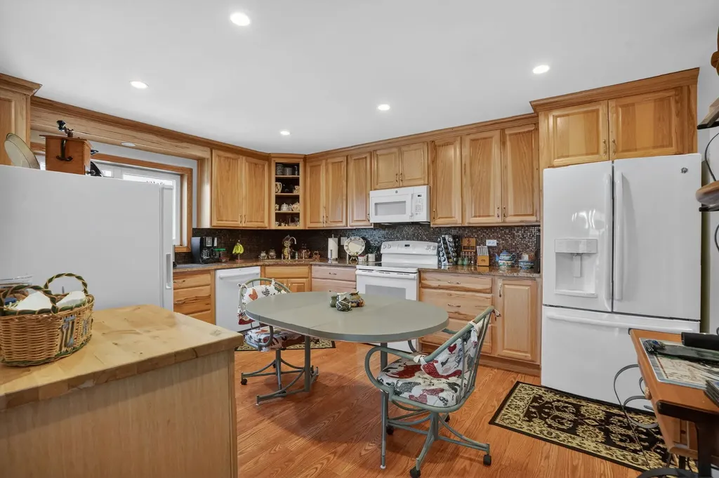 40 South Main Street Glen Ellyn IL 60137