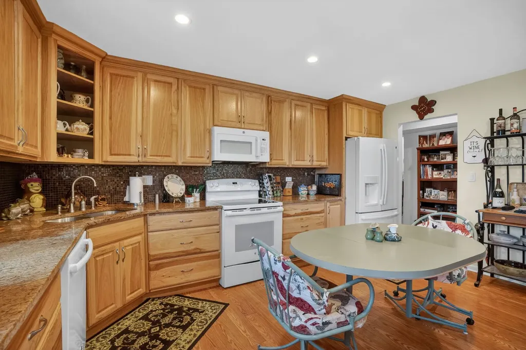 40 South Main Street Glen Ellyn IL 60137